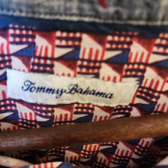 Tommy Bahama Men's 100% Silk Button Up Shirt Large Bamboo Buttons Red/White/Blue - Picture 3 of 10